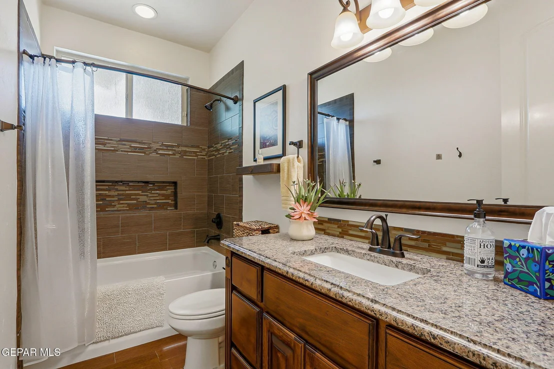 Photo of 6163 FRANKLIN DOVE Avenue