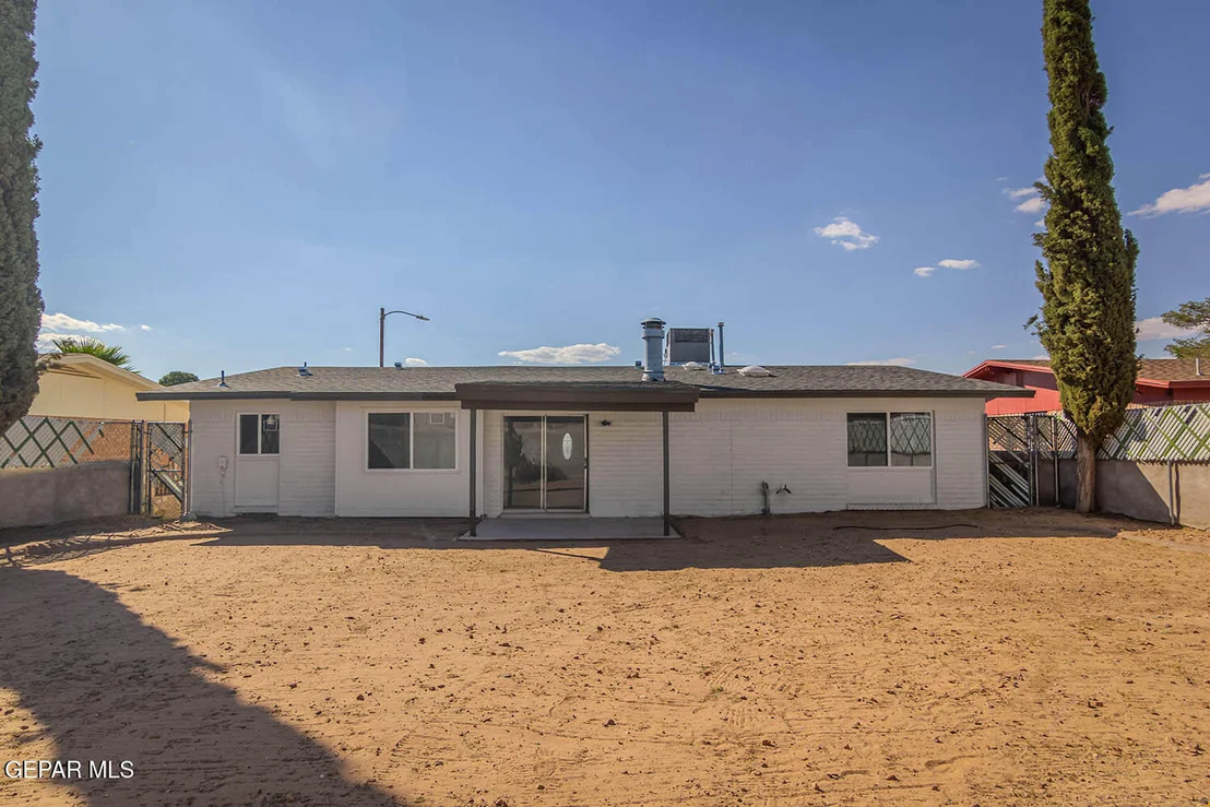 Photo of 2820 BEACHCOMBER Drive
