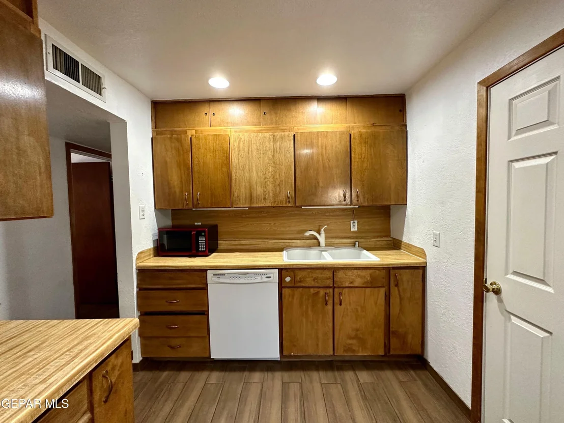 Photo of 5205 FLOWER Drive
