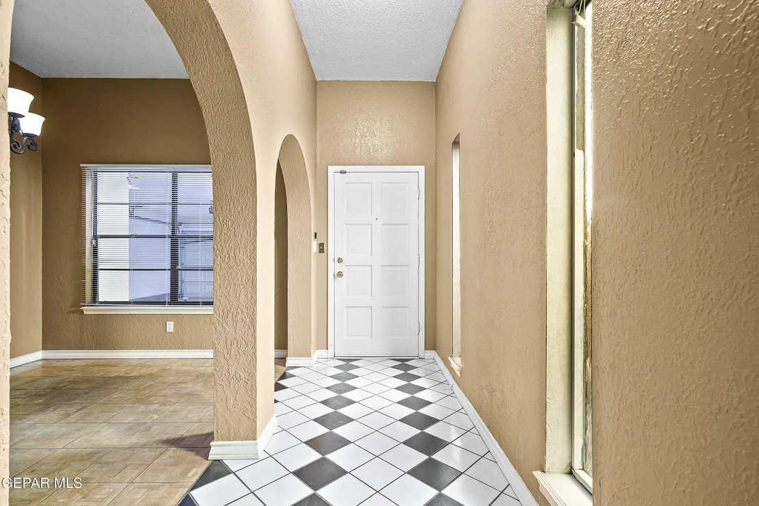 Photo of 334 Thunderbird Drive
