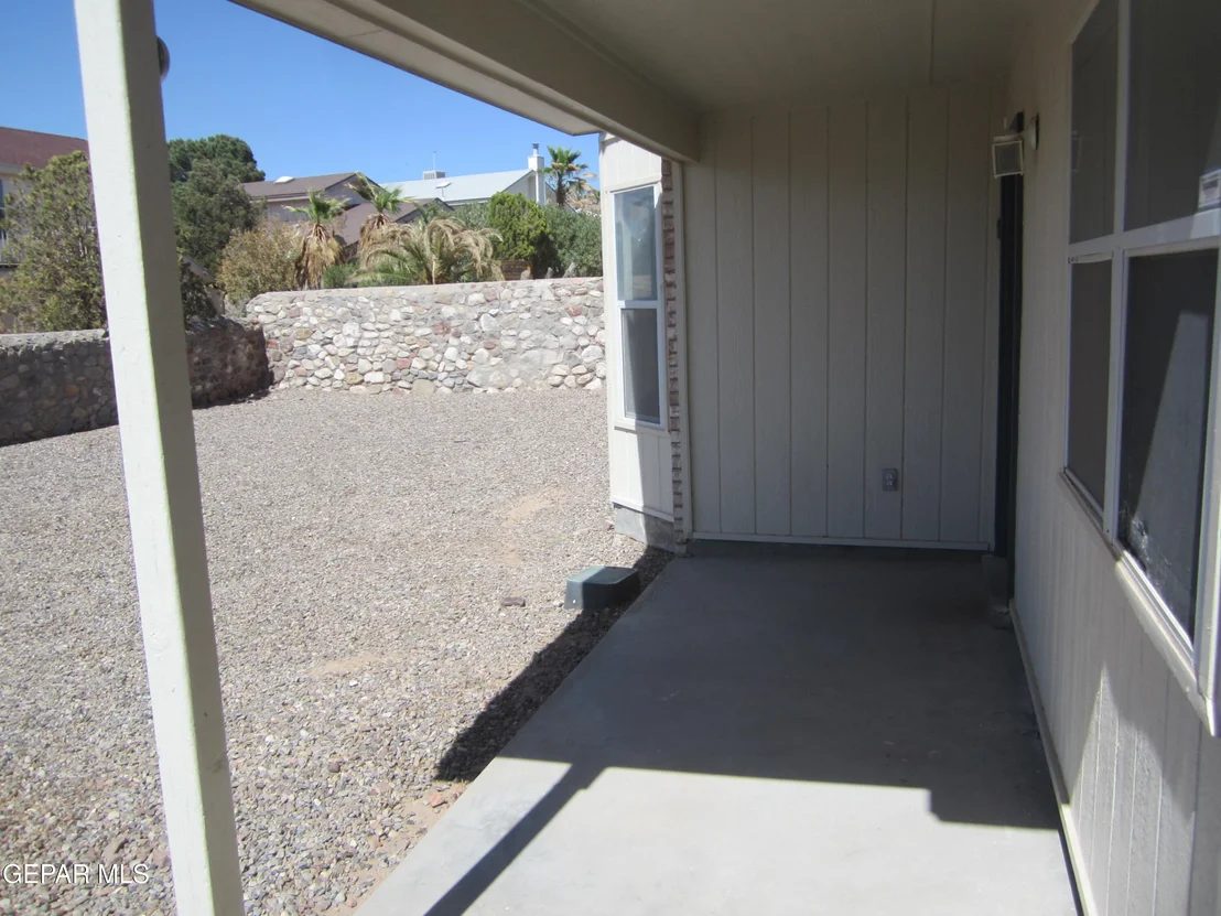 Photo of 7123 Oval Rock Drive