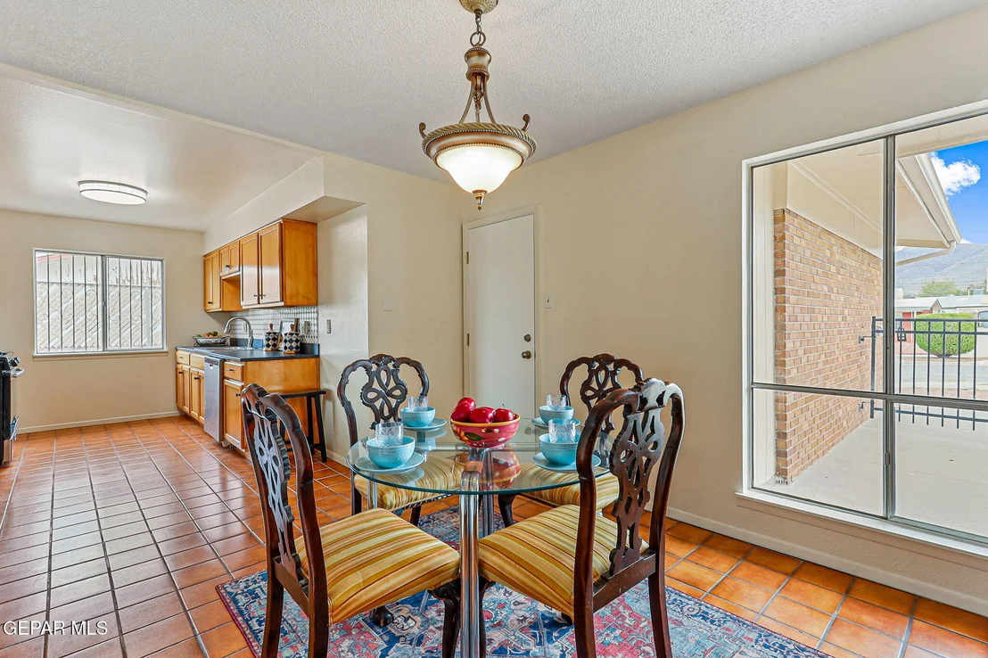 Photo of 540 MARTHMONT Way