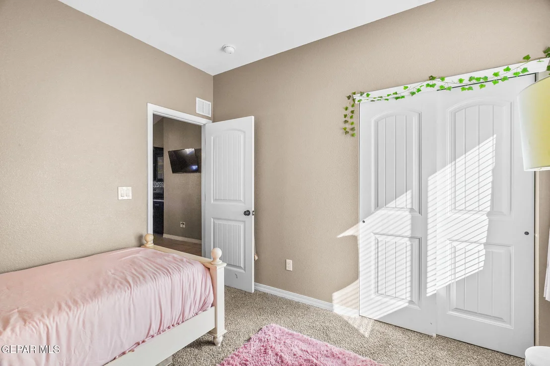 Photo of 1068 STOKE Street