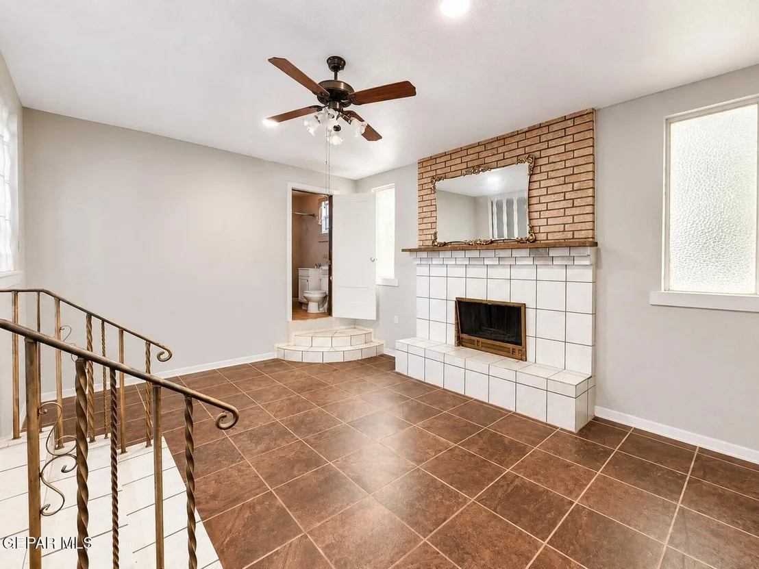 Photo of 305 MCCUNE Road