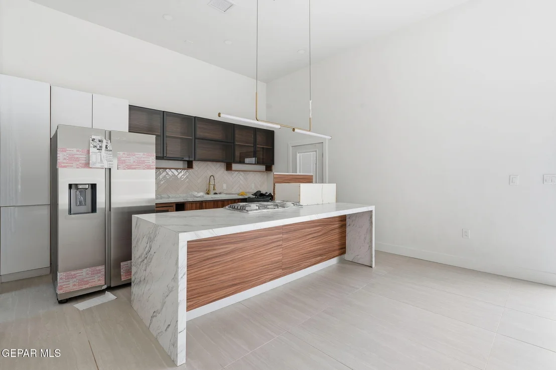 Photo of 115 BIRD Avenue