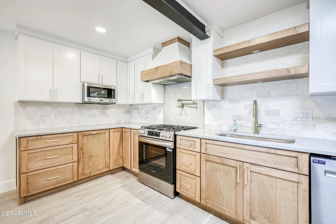 Photo of 704 MCKELLIGON Drive