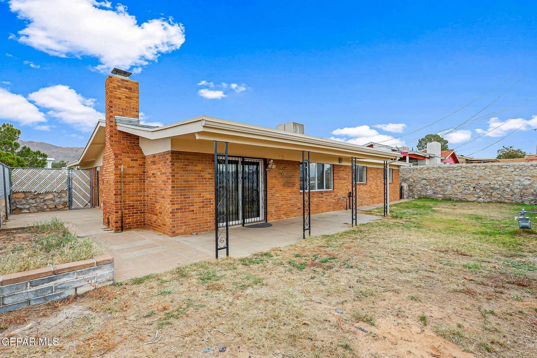 Photo of 540 MARTHMONT Way