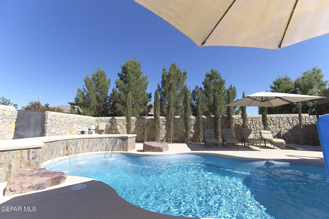 Photo of 987 GRANDEVOLE Drive