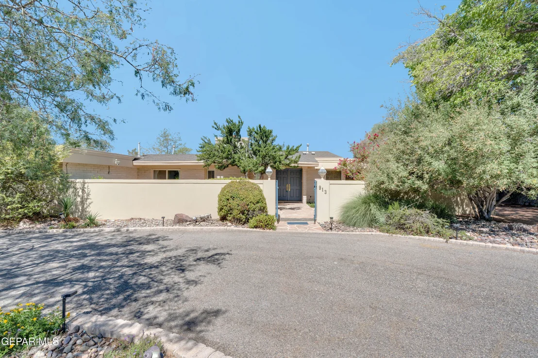 Photo of 913 THUNDERBIRD Drive