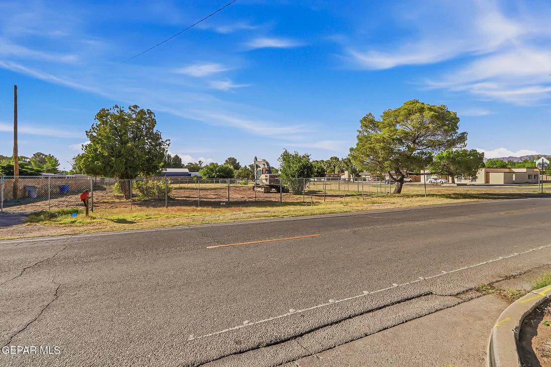 Photo of 425 W SUNSET Road