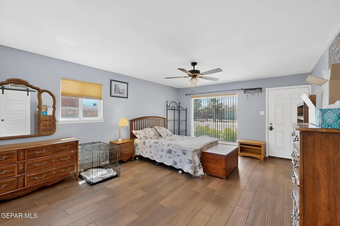Photo of 537 RIDGEMONT Drive