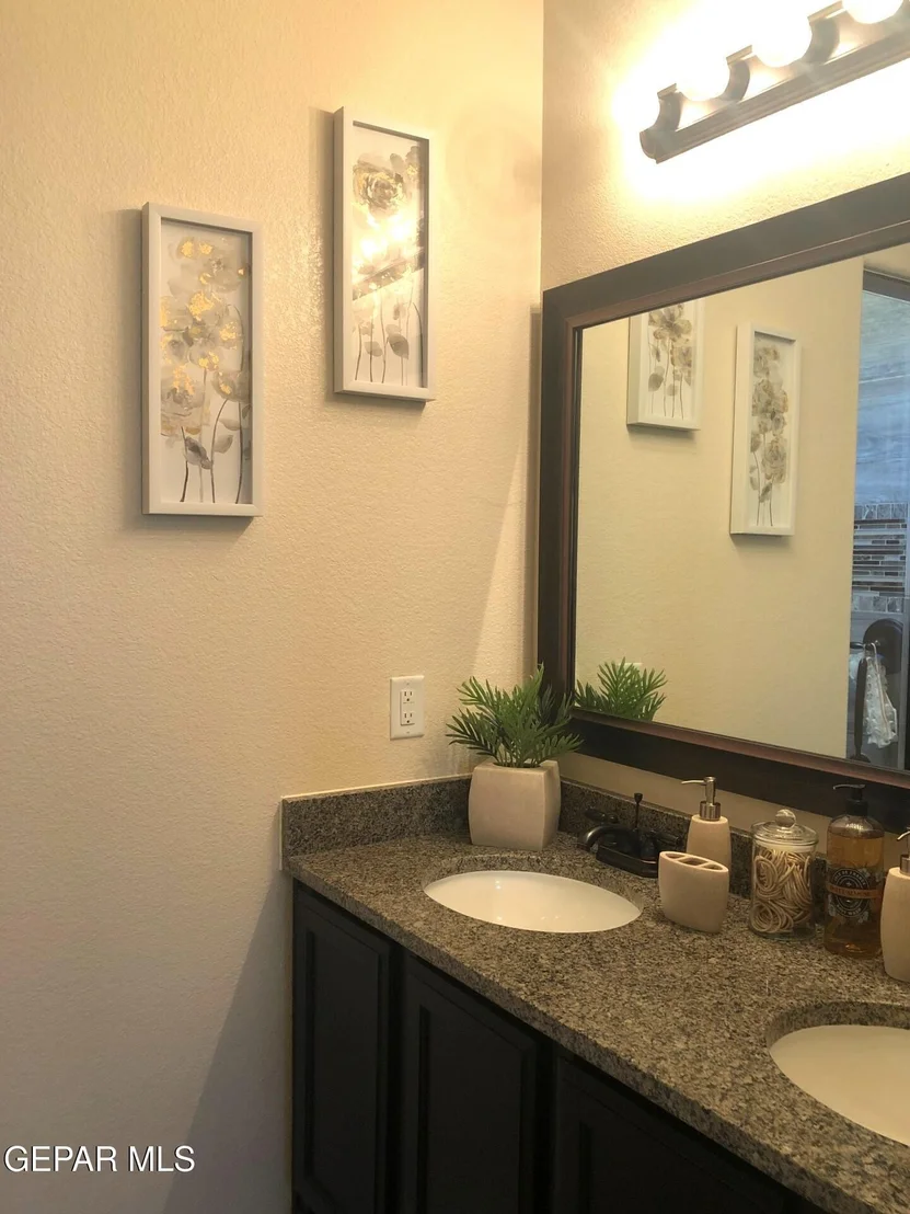 Photo of 10705 Aaron Street