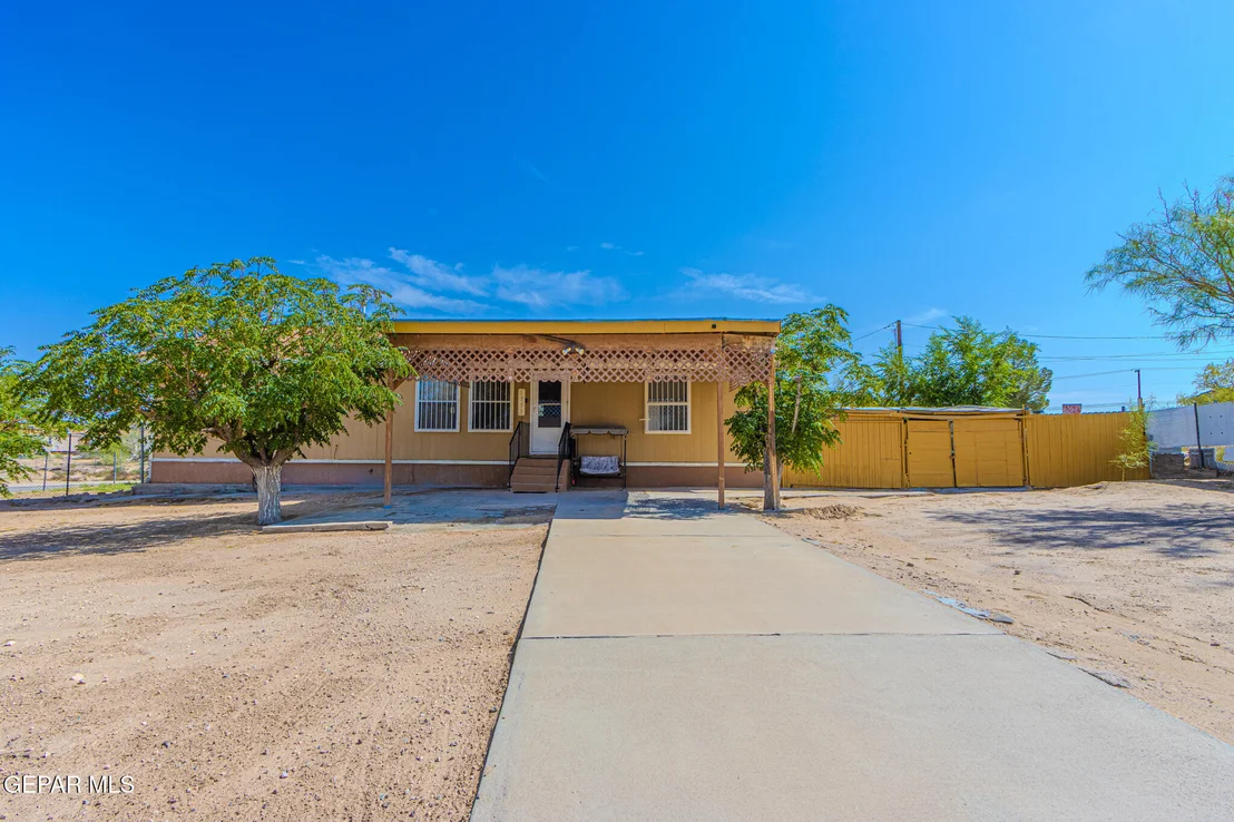 Photo of 1551 SEMINOLE Drive