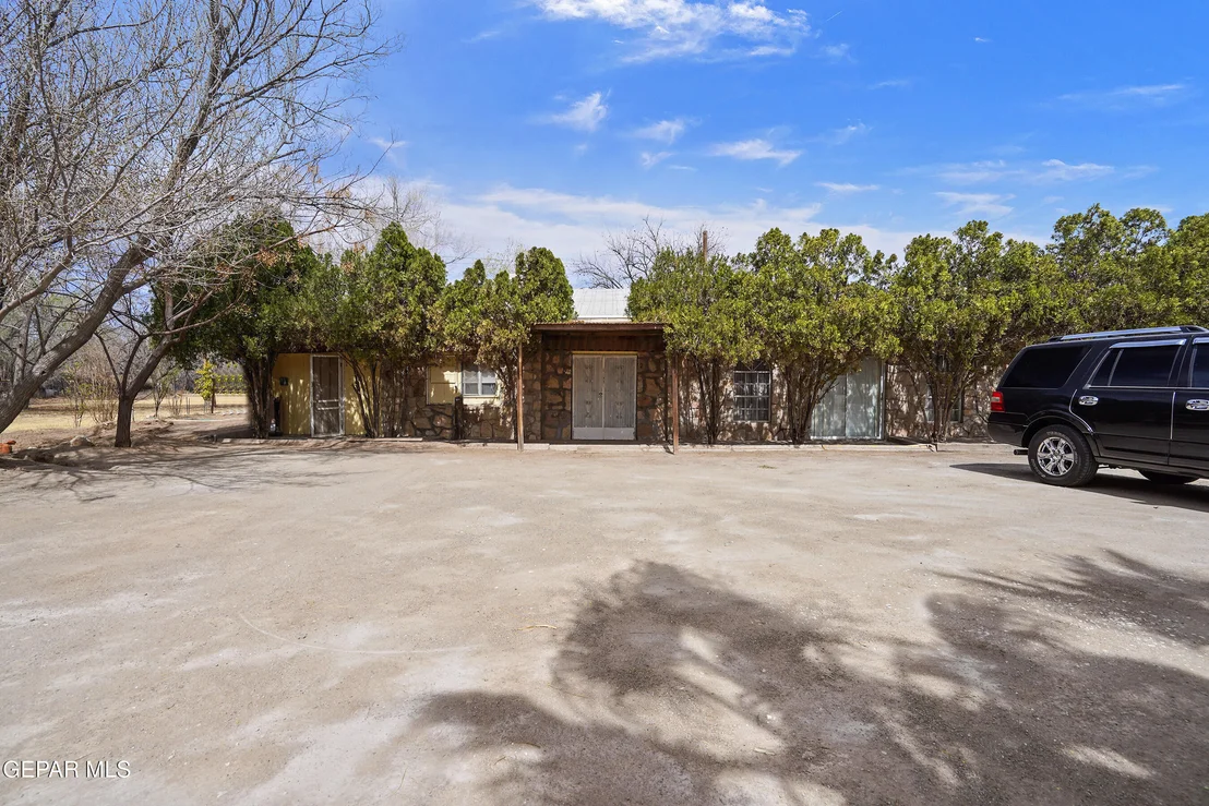 Photo of 8445 ROSEWAY Drive