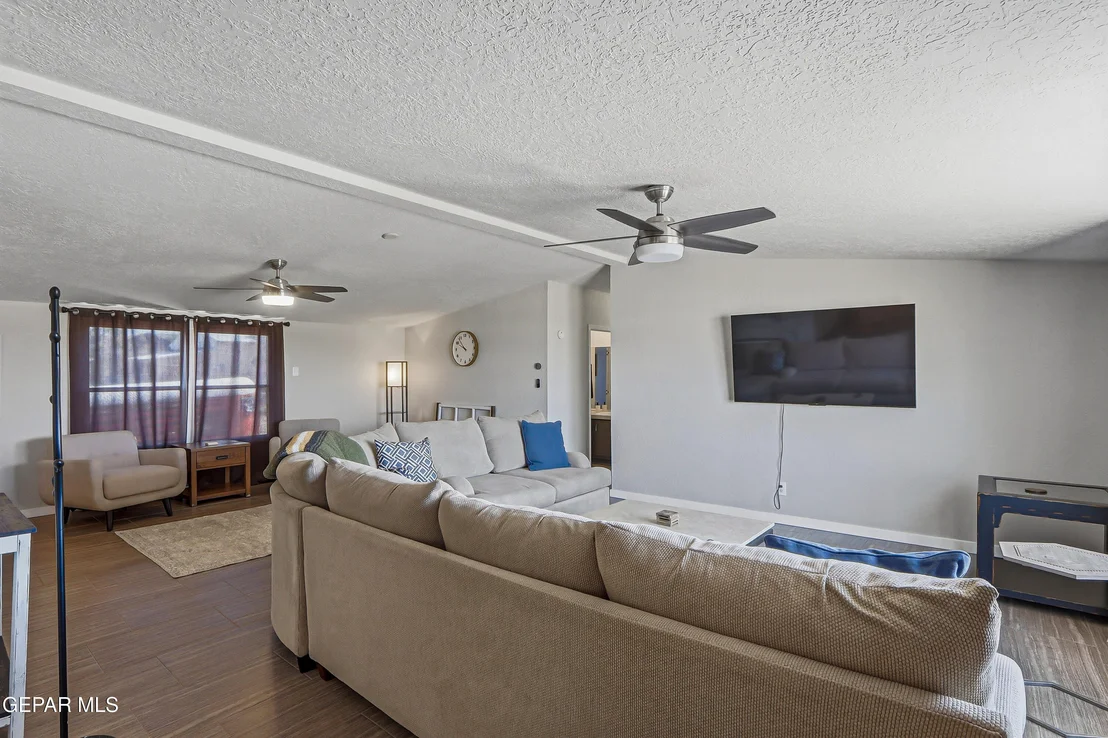 Photo of 2901 COOK Street