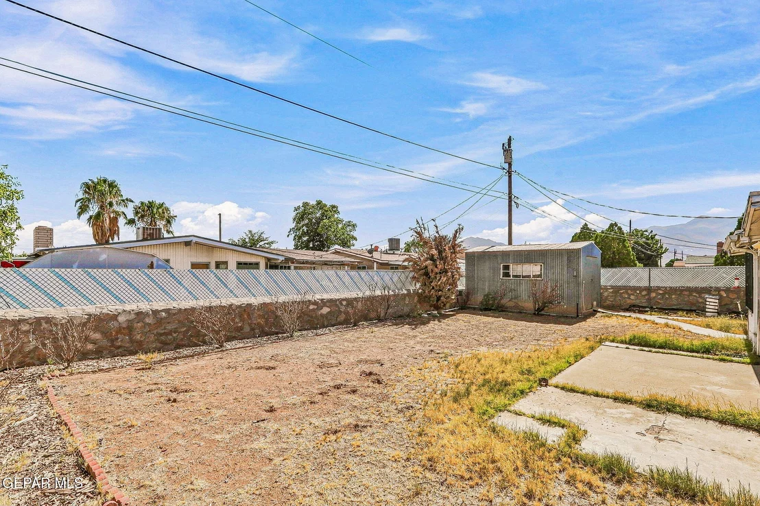 Photo of 5732 DEVON Avenue