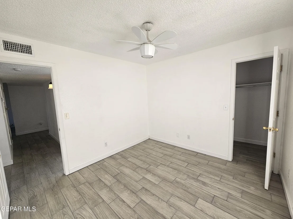 Photo of 2155 SUN MANOR Drive