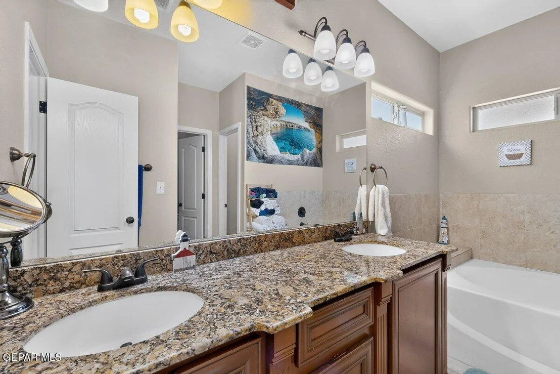 Photo of 14228 FABLED POINT Avenue