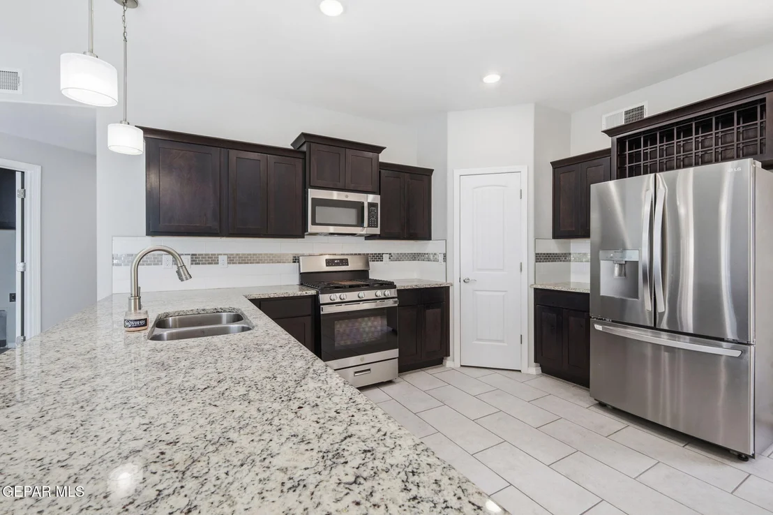 Photo of 220 ANGLESY Place