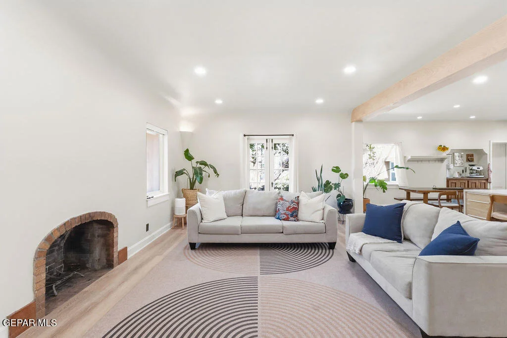 Photo of 300 ROSEMONT Drive