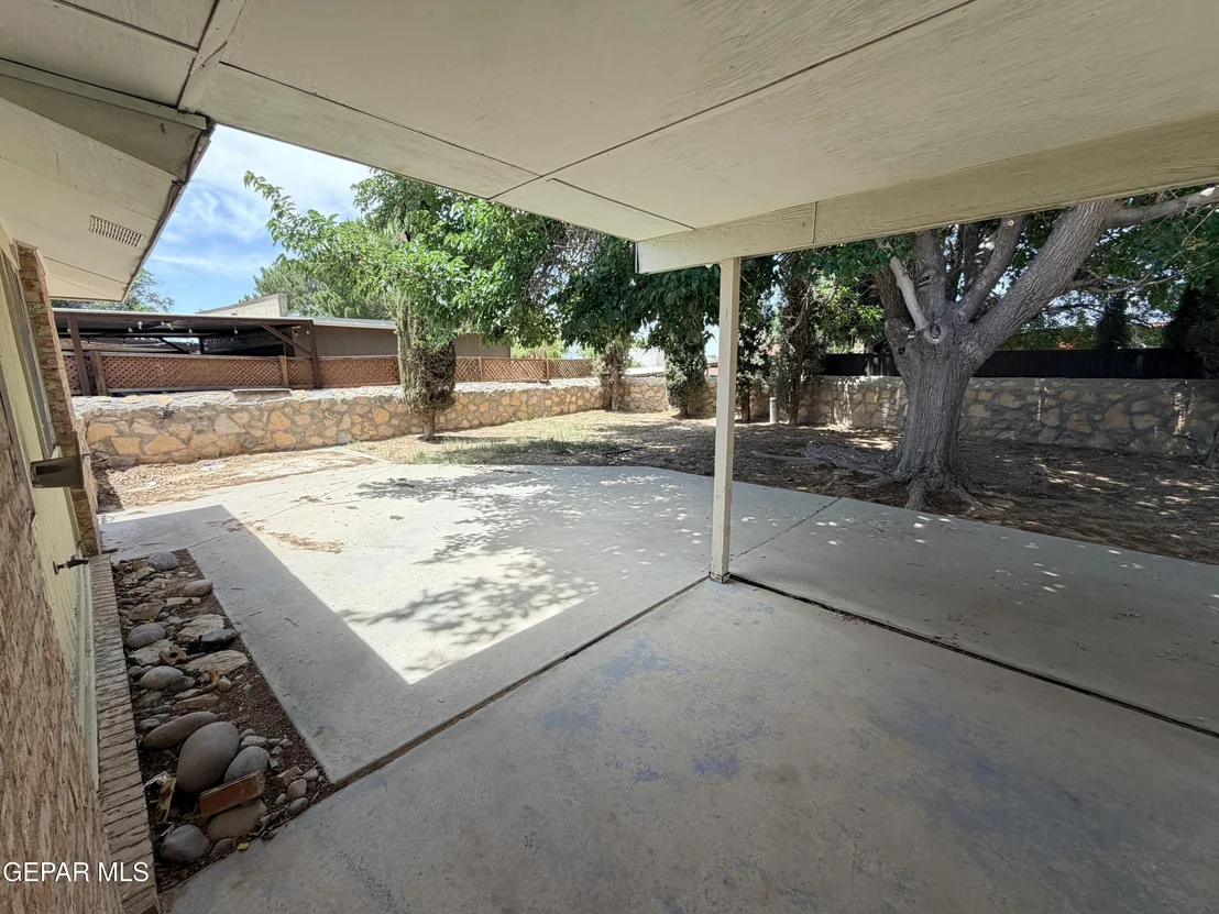 Photo of 2021 ROBERT WYNN Street