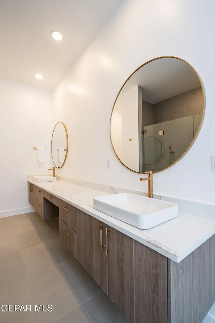 Photo of 653 BIR Circle