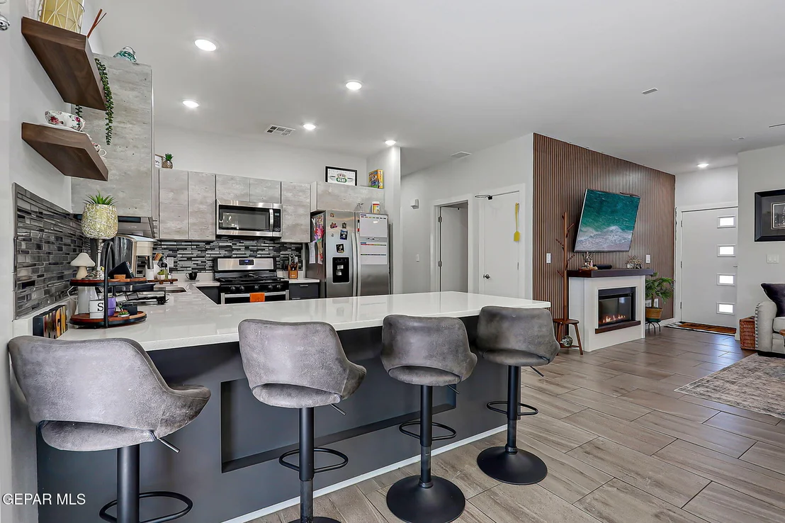 Photo of 424 STETSON Drive