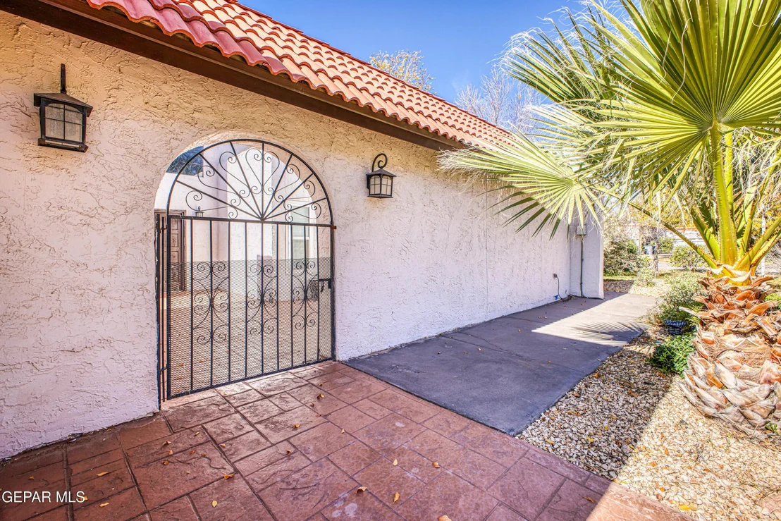 Photo of 5415 ORANTES Place