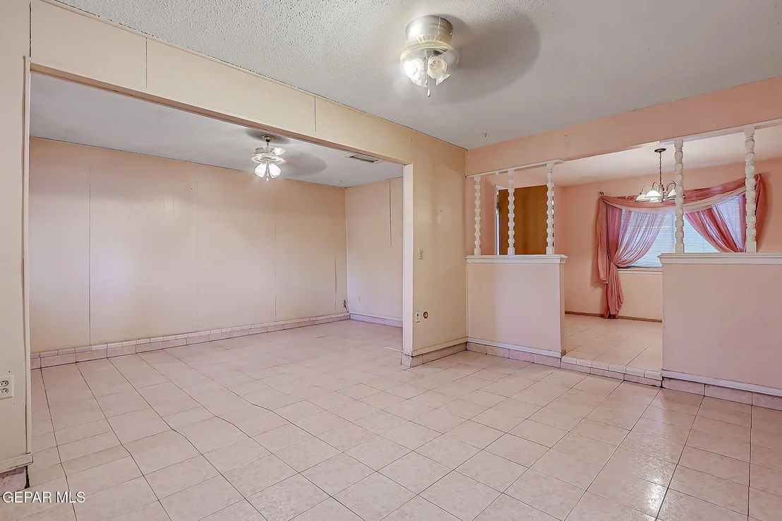 Photo of 7925 Broadway Drive