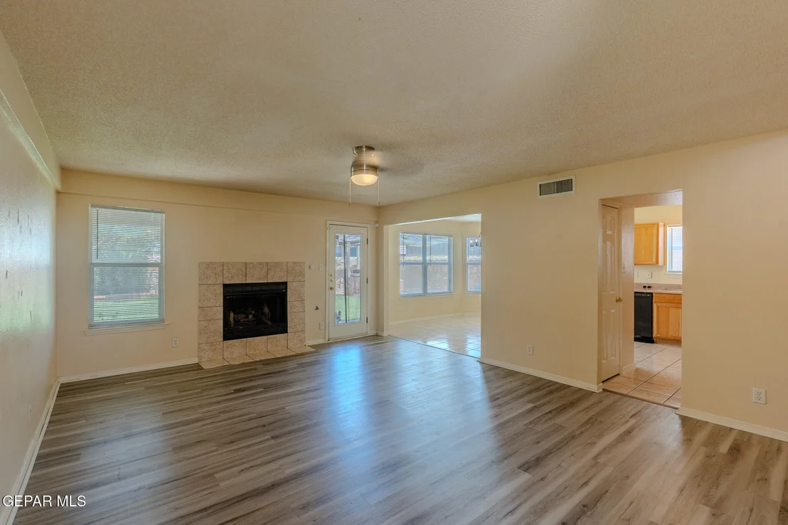 Photo of 5721 LAUREL CLARK Lane