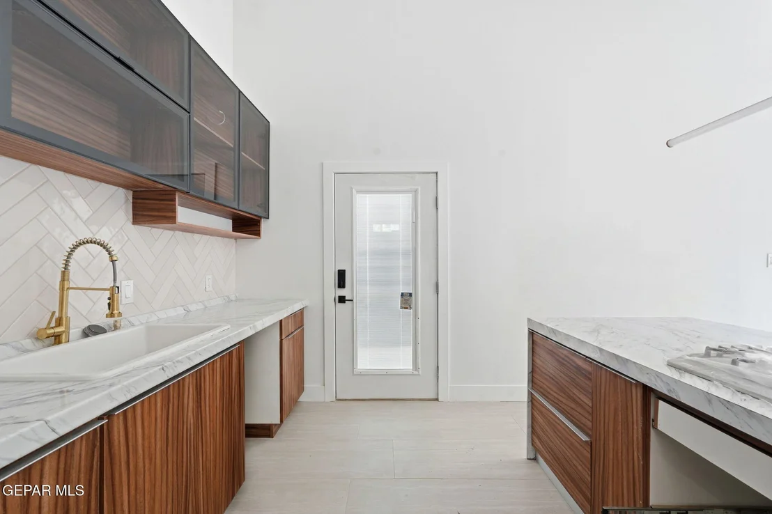 Photo of 115 BIRD Avenue