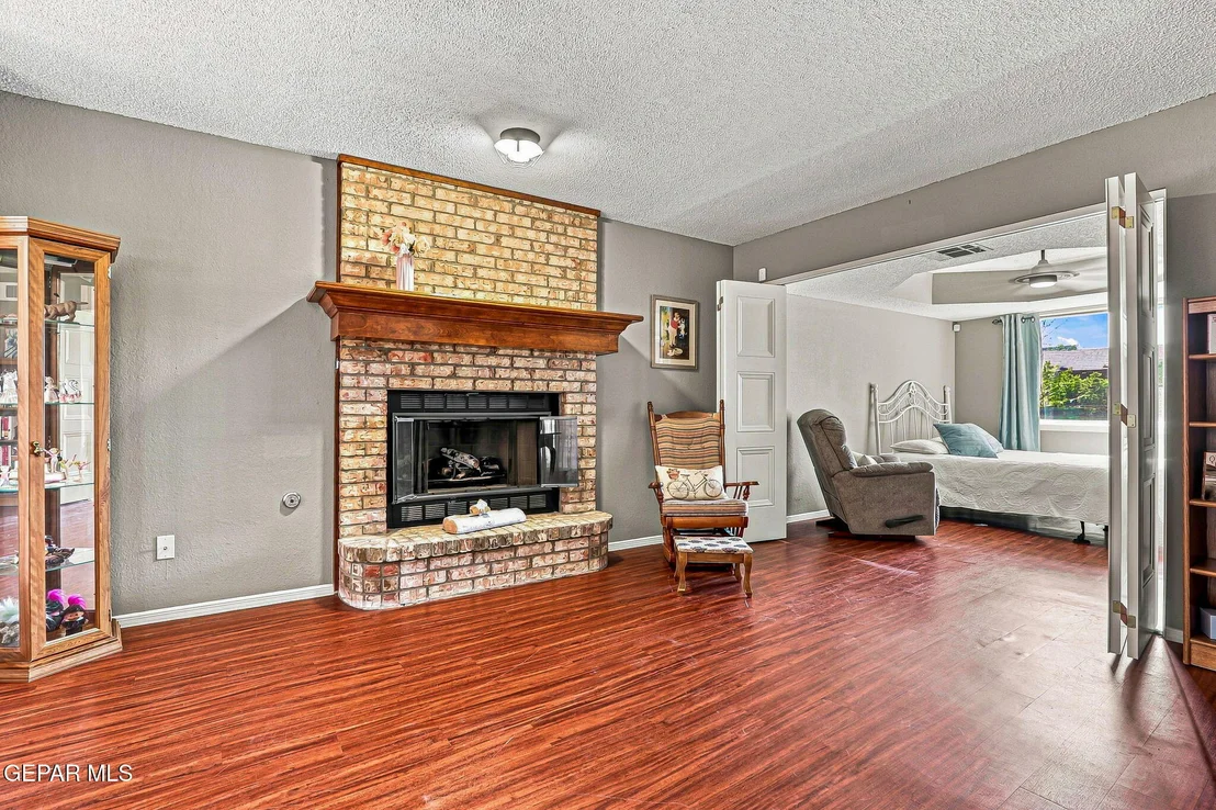 Photo of 4404 LOMA DE ORO Drive