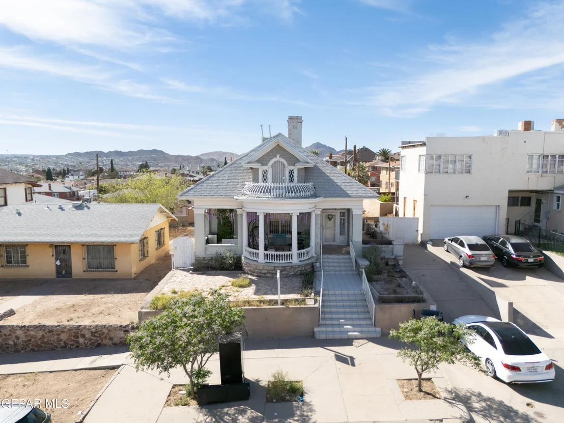 Photo of 521 RANDOLPH Drive