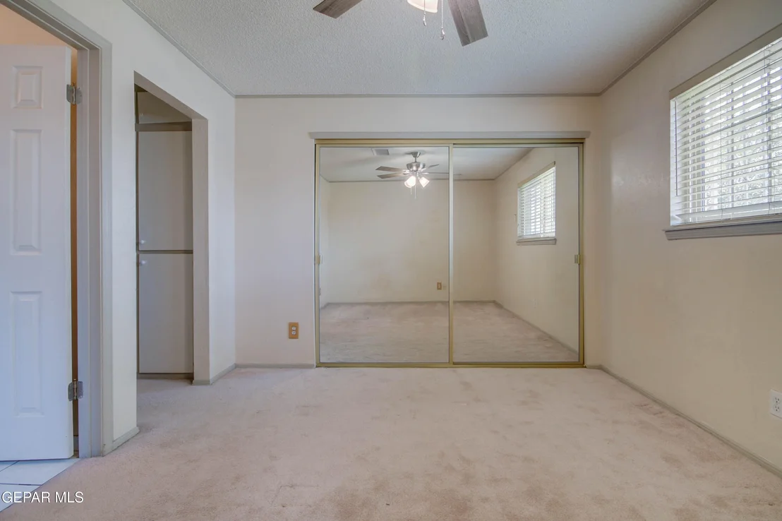 Photo of 5649 LONGVIEW Circle