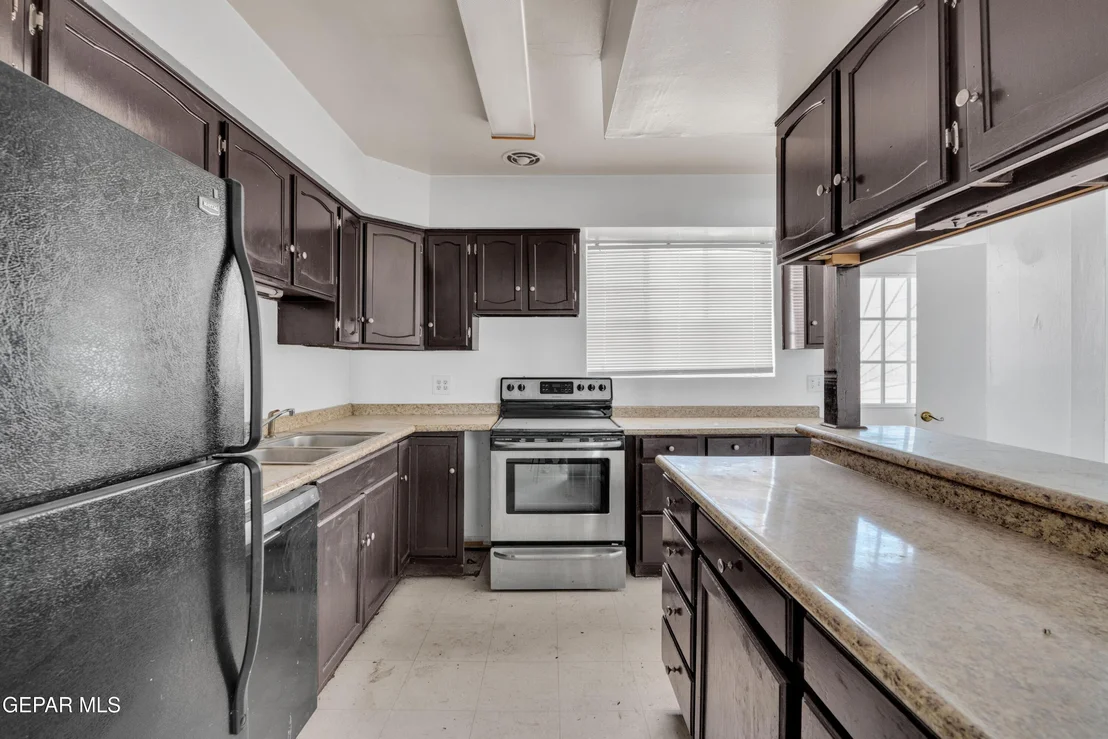 Photo of 7605 Parkland Drive