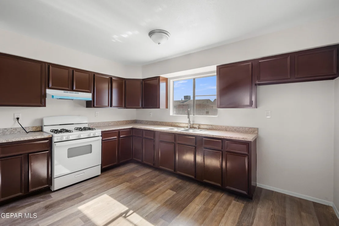 Photo of 9846 GIFFORD Drive