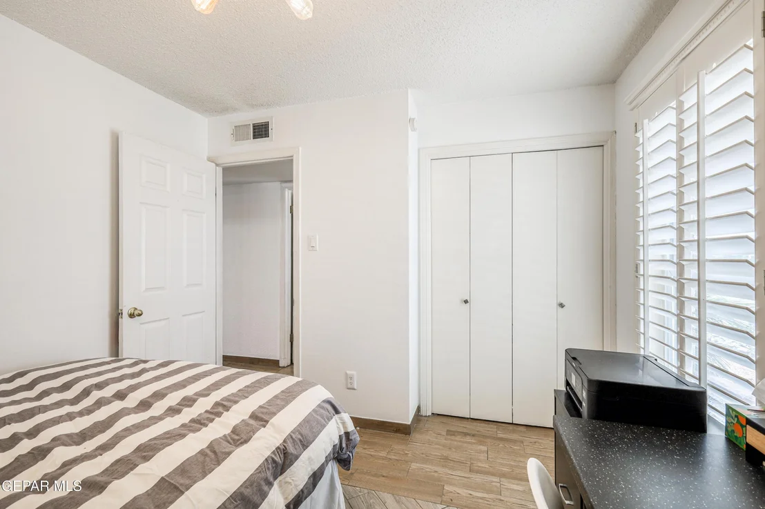 Photo of 708 SOMERSET Drive