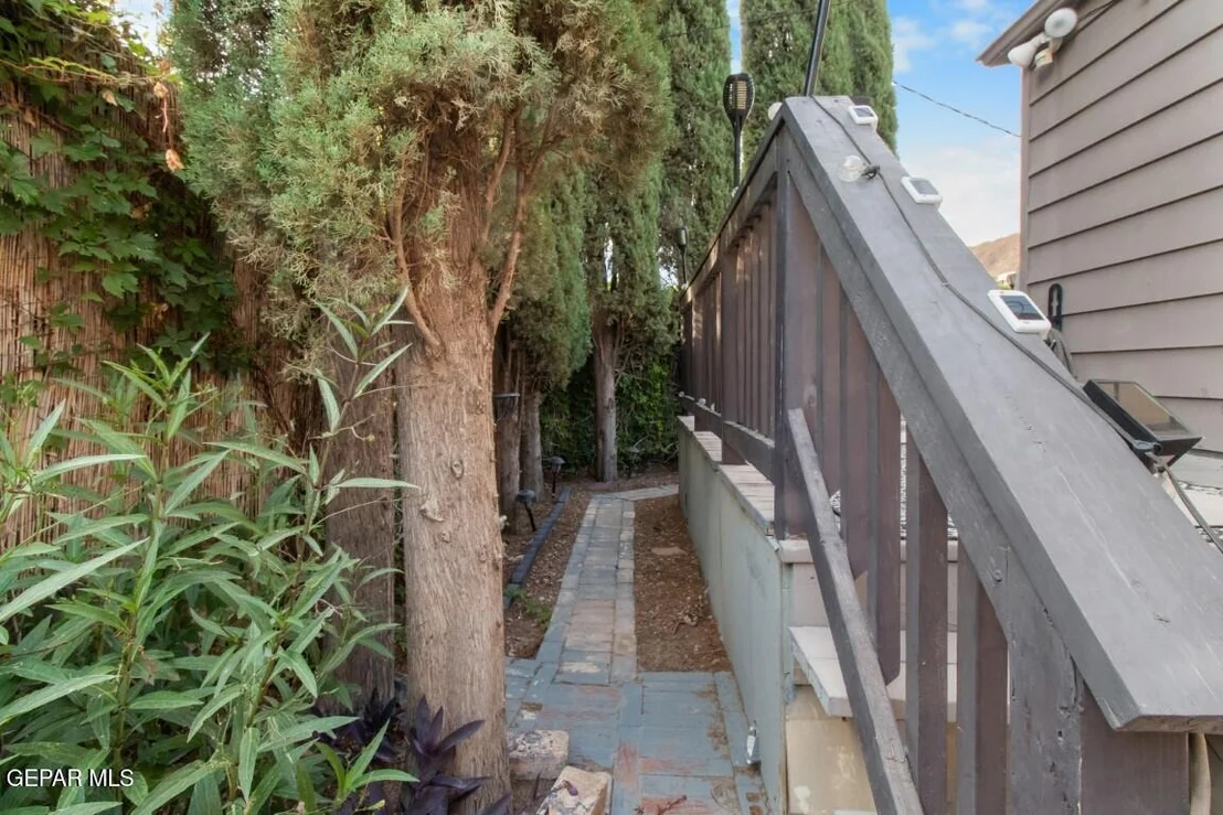 Photo of 607 Mesita Drive