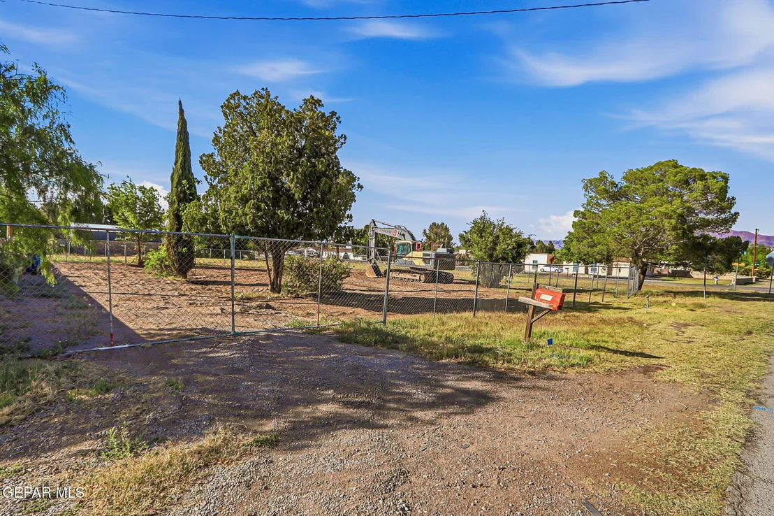Photo of 425 W SUNSET Road