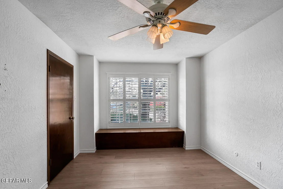 Photo of 424 PALMARY Drive