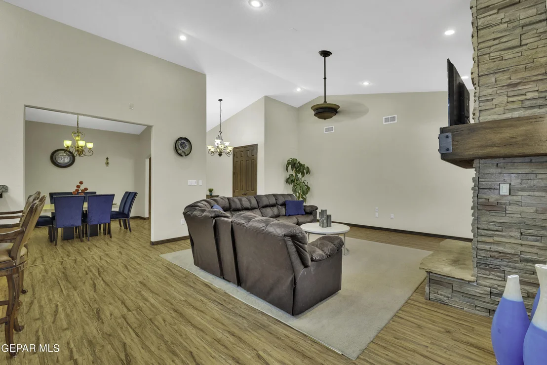 Photo of 636 Keagle Road