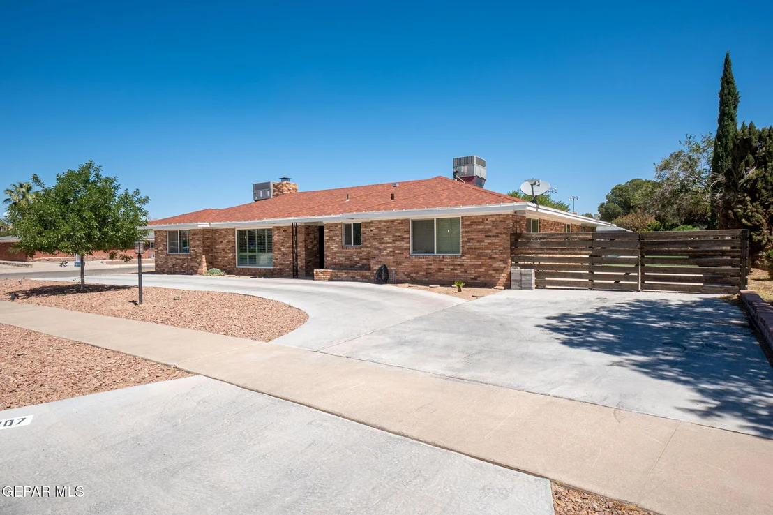 Photo of 9707 DARWAY Drive