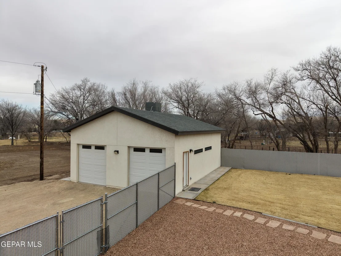 Photo of 12329 SUGDEN Road