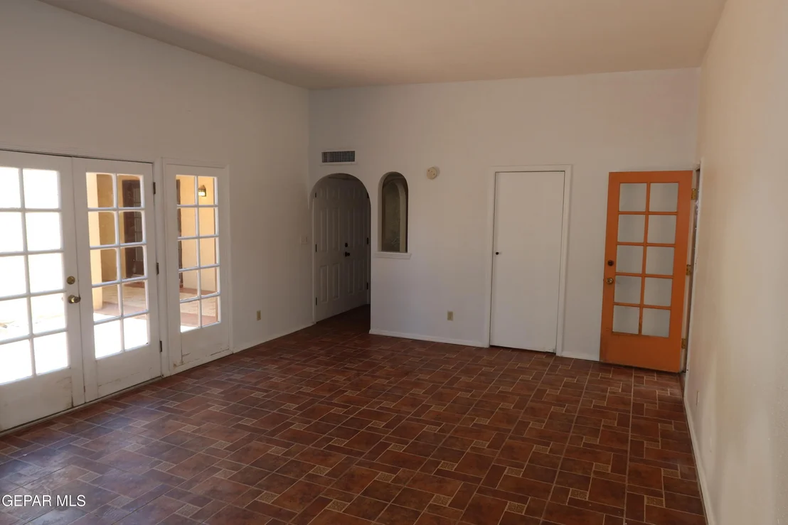 Photo of 836 DE LEON Drive