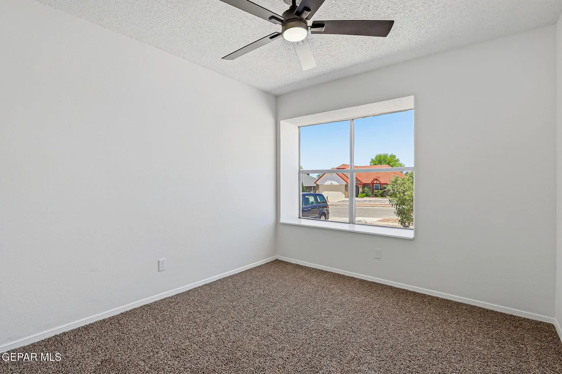 Photo of 628 WOODCREST Lane