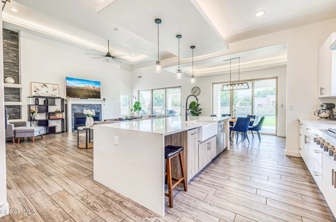 Photo of 5620 RIVER RUN Street