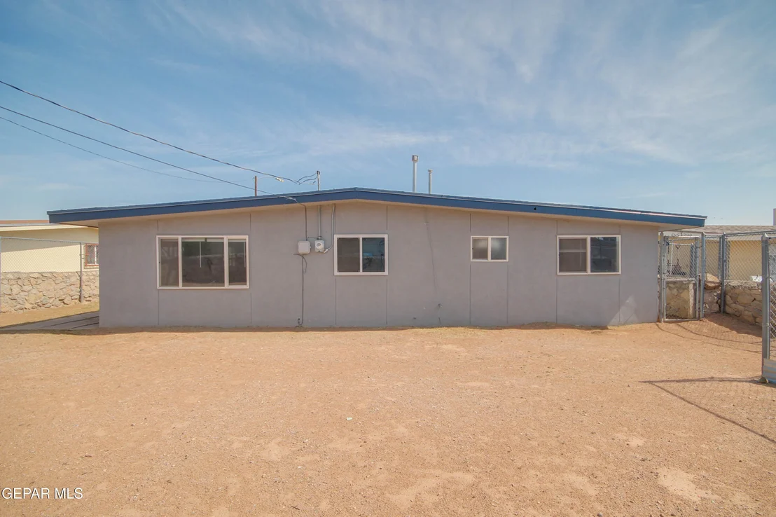 Photo of 6012 SINCLAIR Street