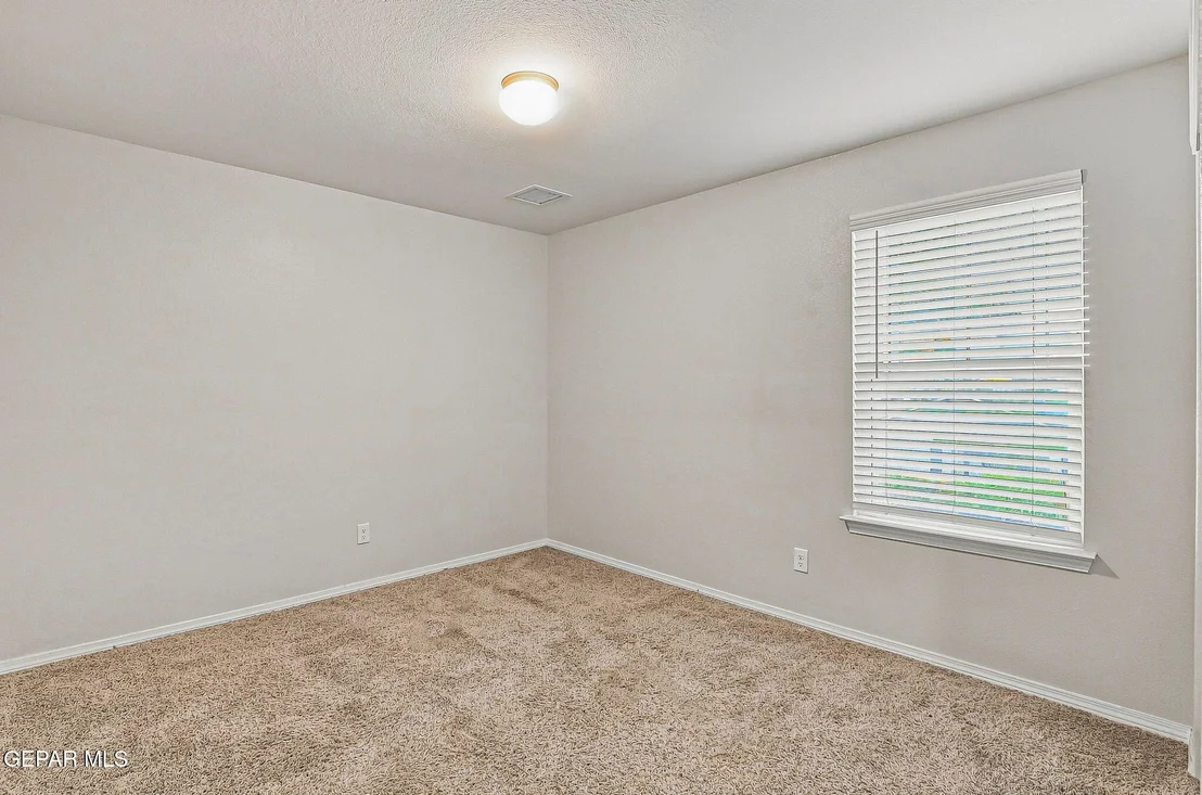 Photo of 433 TWILIGHT Drive