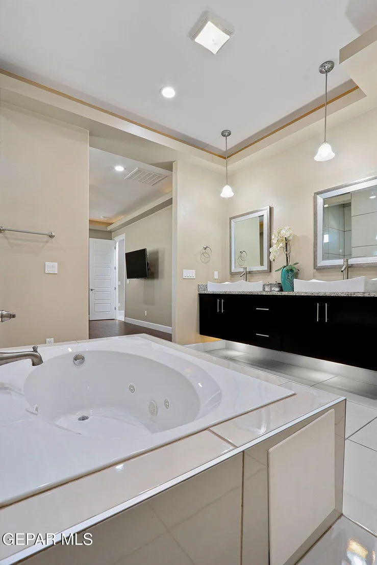 Photo of 917 Clapham Street