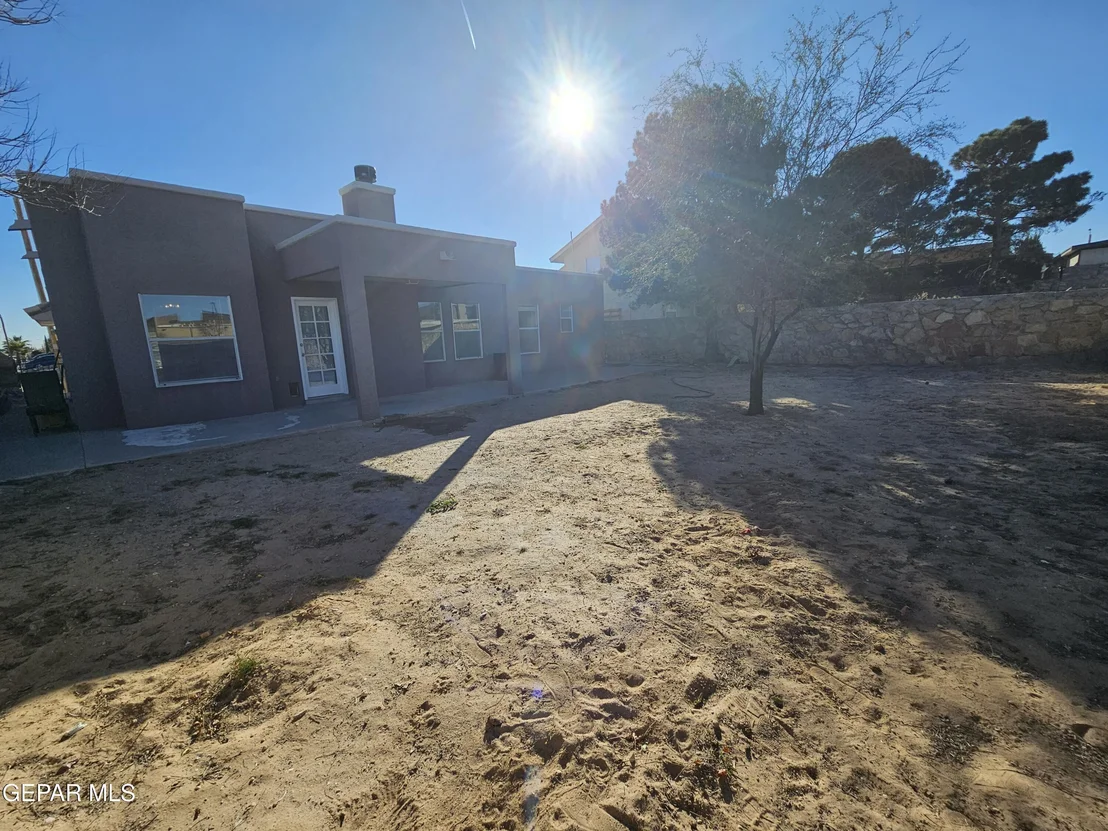 Photo of 2155 SUN MANOR Drive